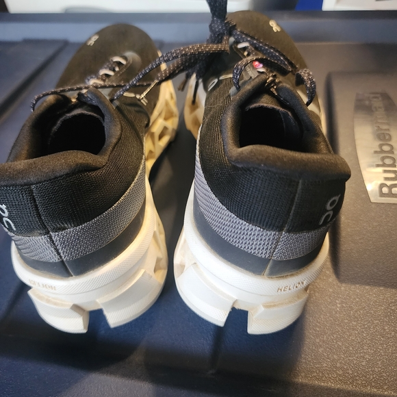 Oncloud Monster Womens 8 - Picture 2 of 6